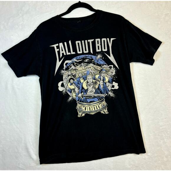 Fallout Boy 2016 Wintour is Coming Graphic Band Tee Shirt Size Medium - Picture 1 of 2